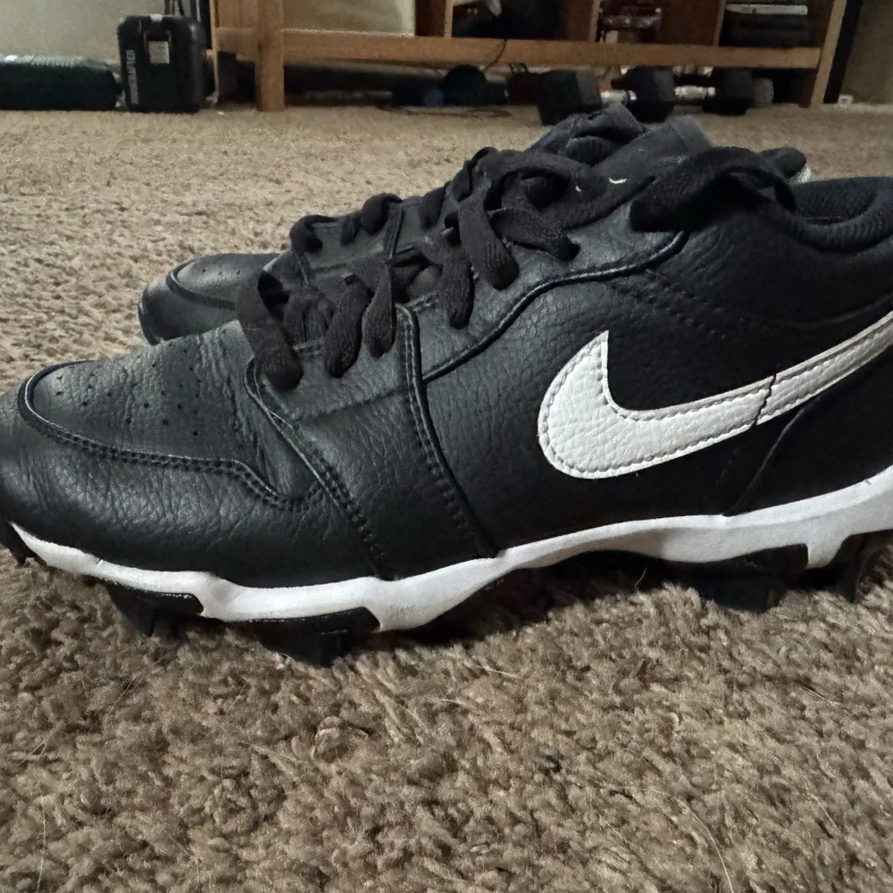 Nike Air Jordan Kids Shoes Black and White - Picture 2 of 3